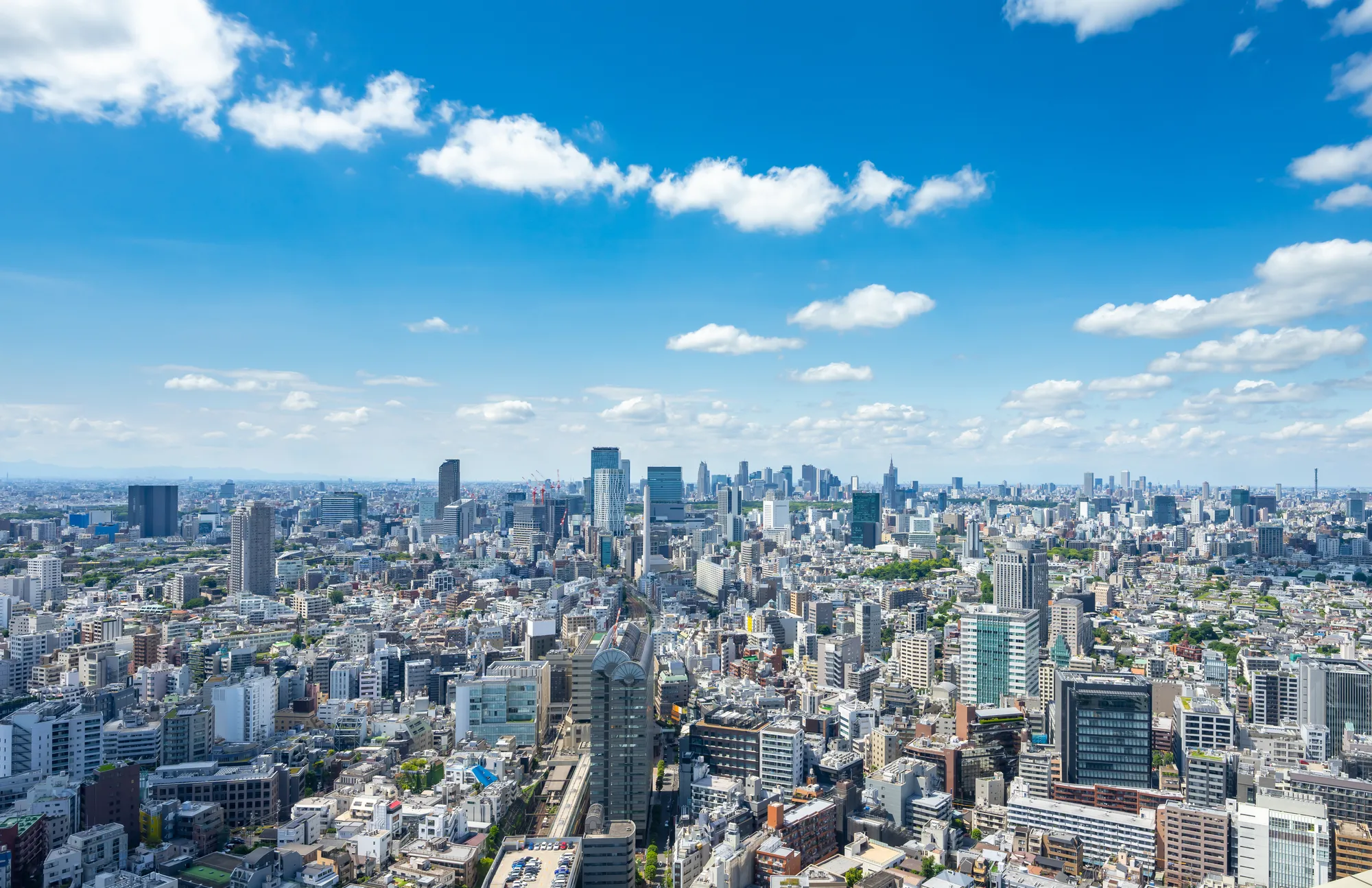 青空と街並み